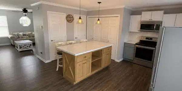 102 Village Trace
