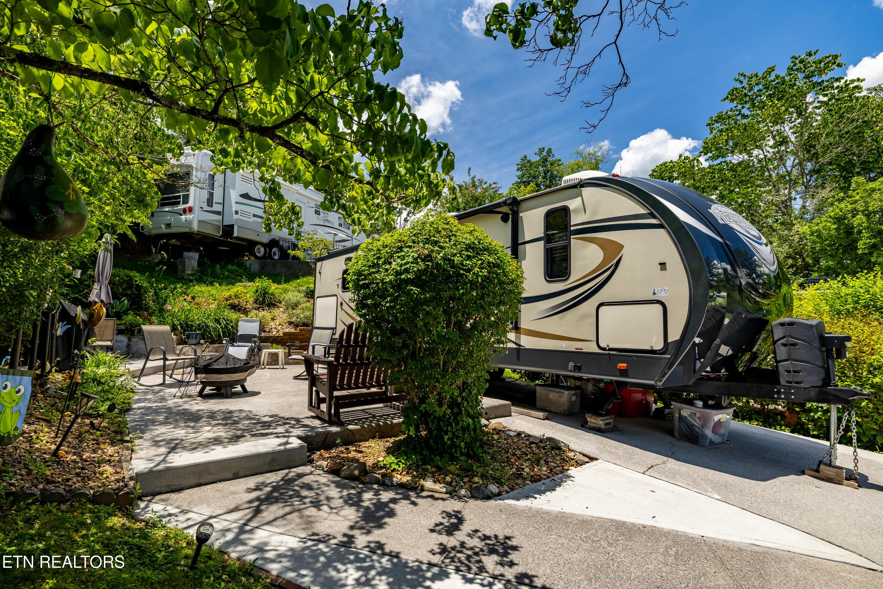 Image 2: Lot39SundownResort-24