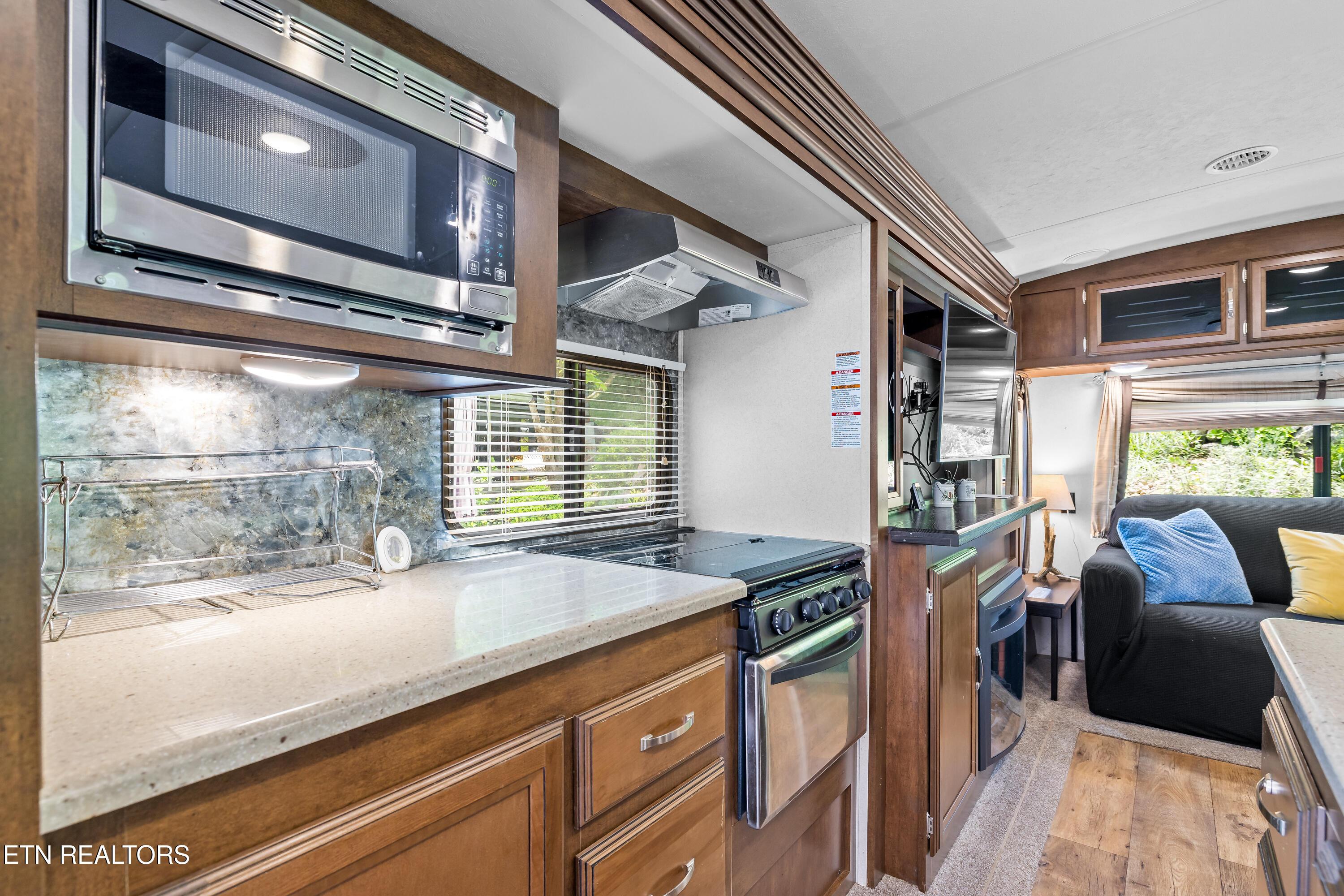 Image 3: Lot39SundownResort-1
