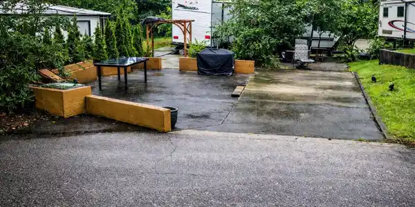 Image 4: HISTORICSUMMERRainydayattheRVcampsite