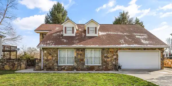 Image 2: 02-1189 Deerfield Way28