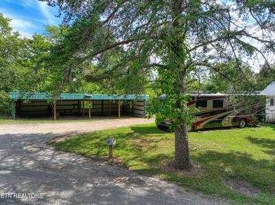 760 ROCK HOUSE Rd