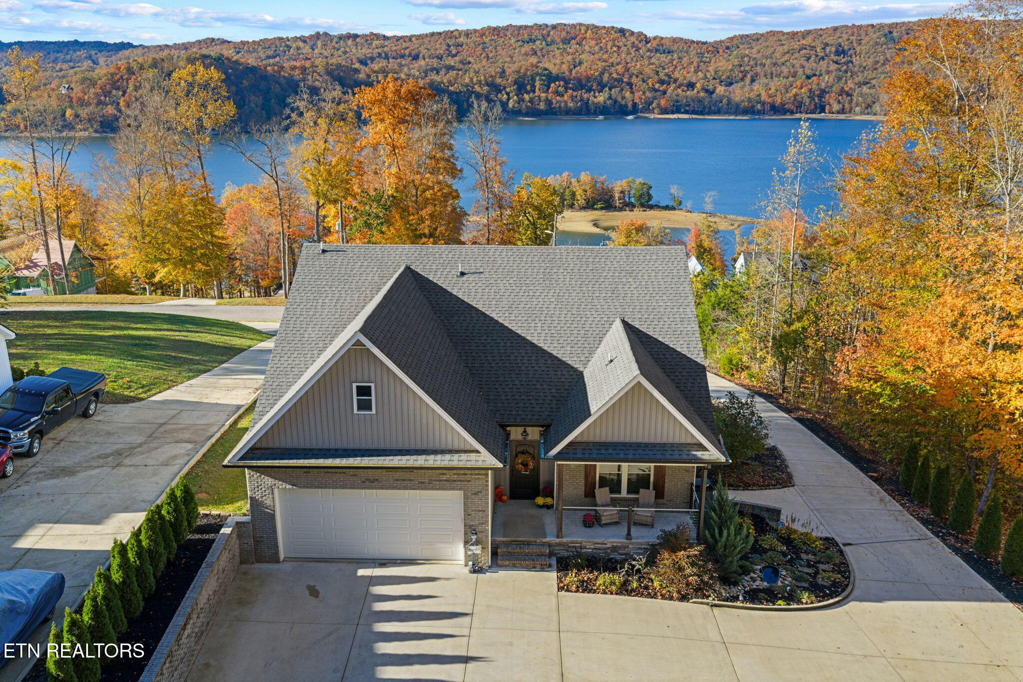 Image 4: 4-web-or-mls-1484 Hickory Pt-8