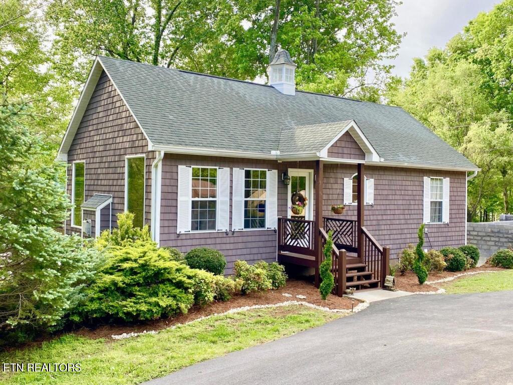 Image 1: 127-Trails-End-03