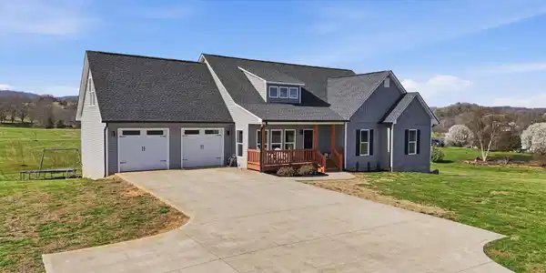 806 River Drive