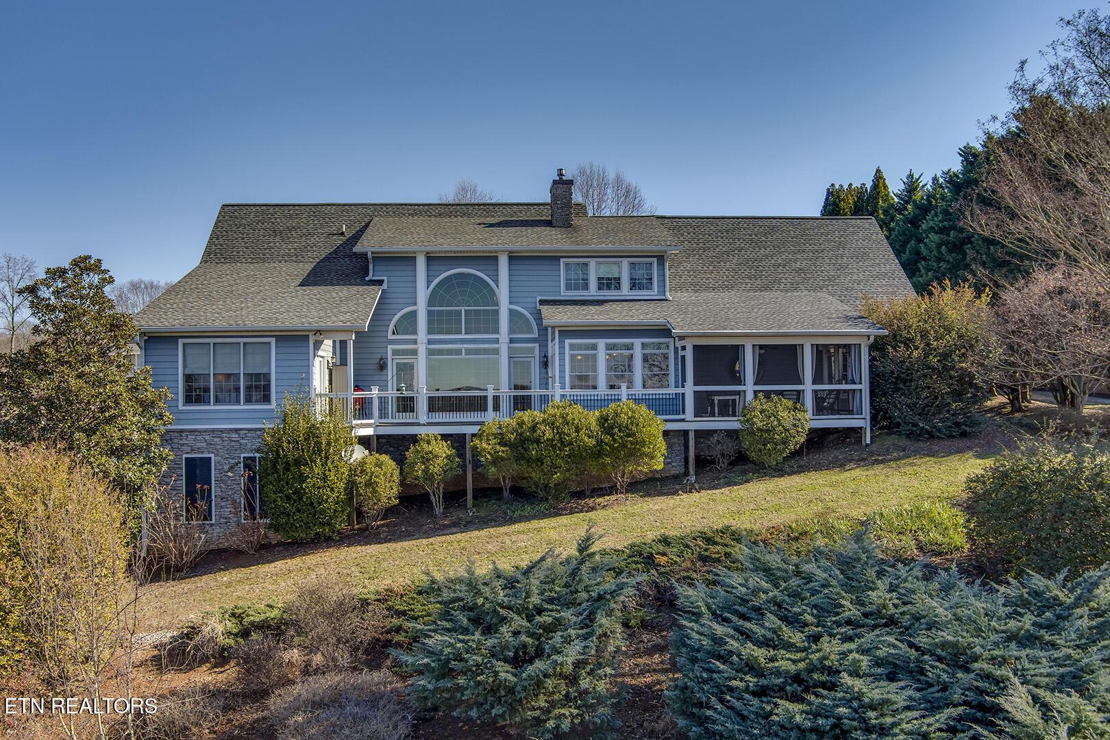 Image 4: 52_103 Colonial Court_BackEyeLevel