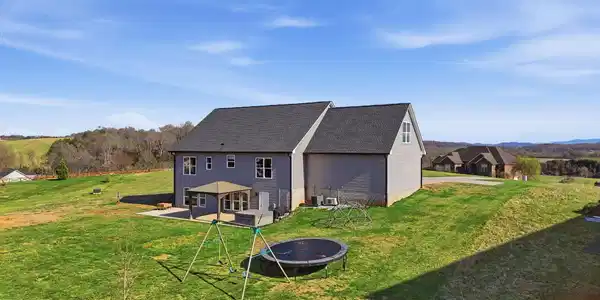Image 3: 10-web-or-mls-011_DJI_20260307154552_086