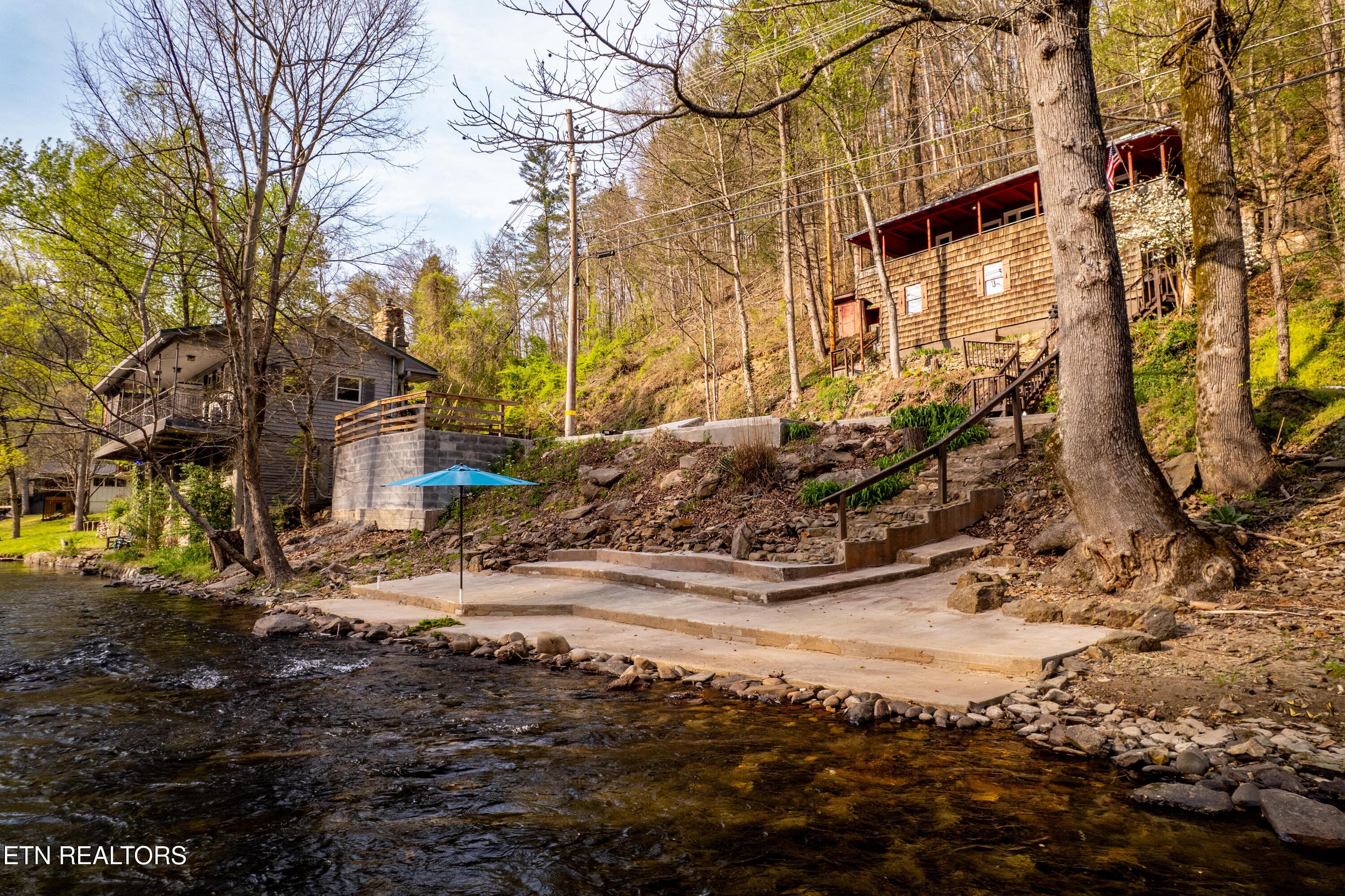 Image 2: 6851OldWallandHwy-19