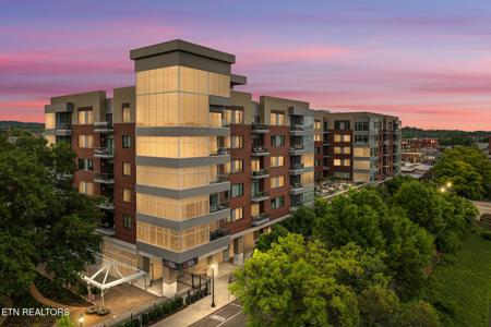 333 W Depot Ave