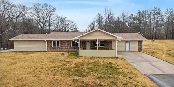 128 Walter Way
