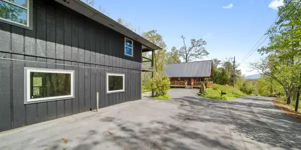 Image 3: Two Buildings 1 property