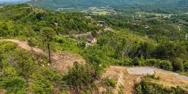 Image 4: Drone of lot 72