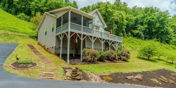 188 Happy Hollow Rd