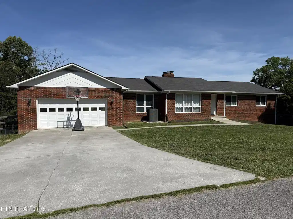 Image 1: Front House 1 1