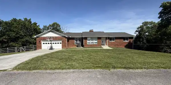 Image 3: Front House 3 1