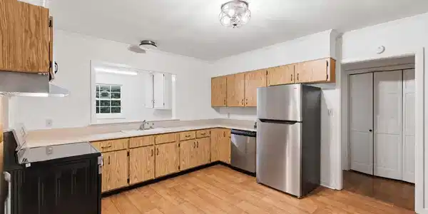 Image 2: 2
