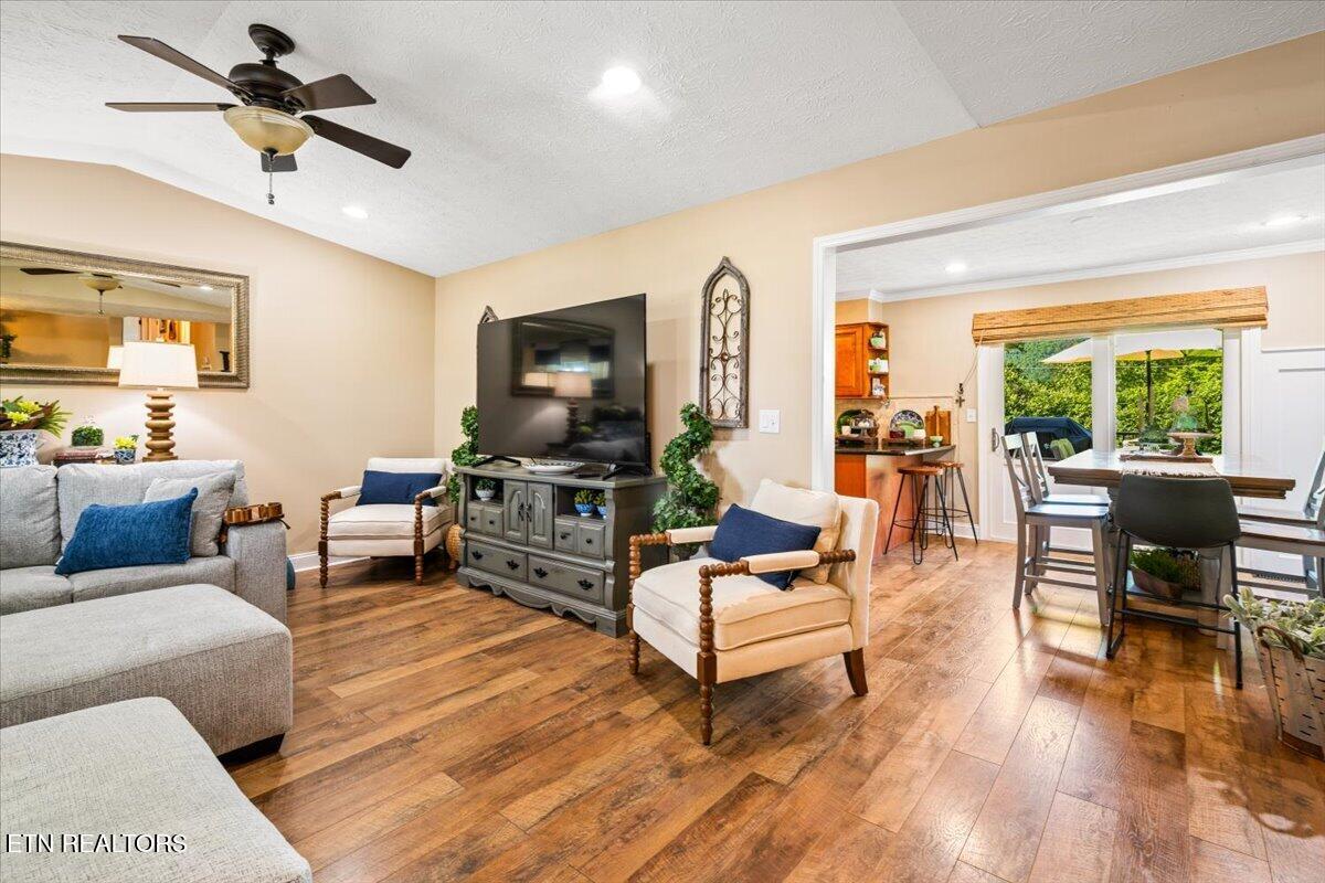 Image 3: 39-304 Dogwood Ln