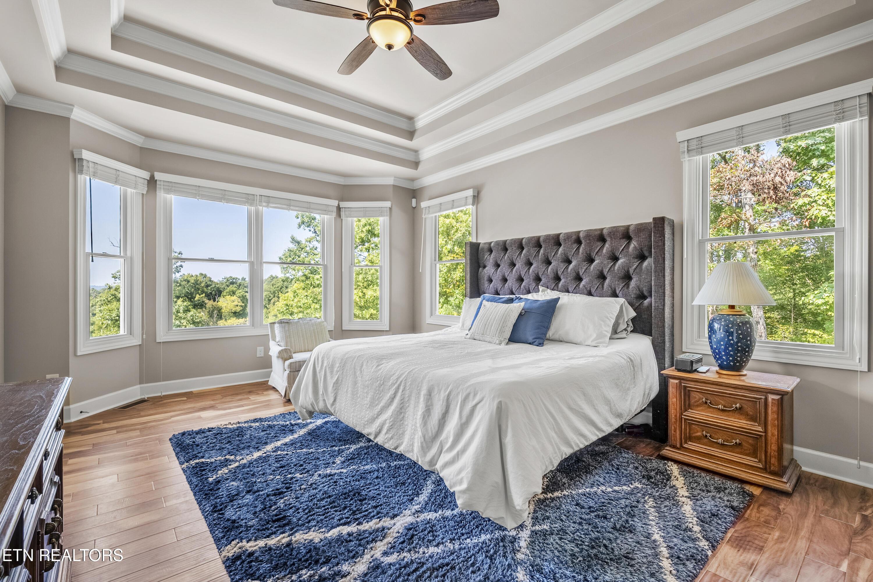 Image 4: Master Bedroom