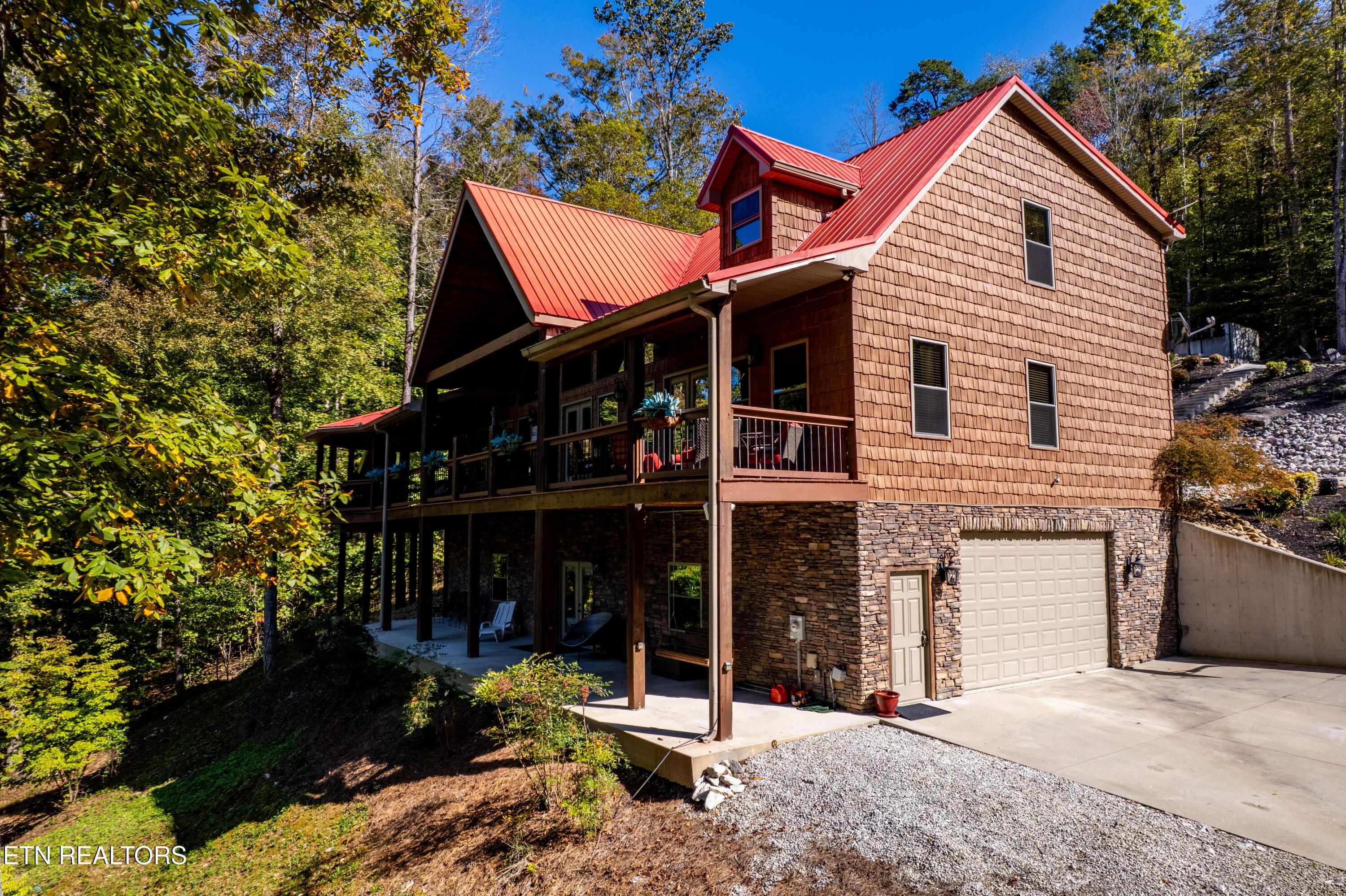 Image 2: 715LandmarkRd-36