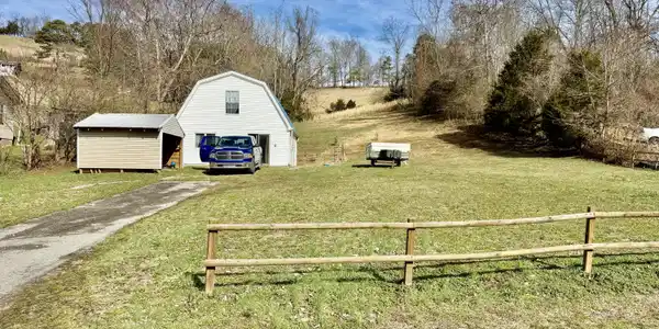 2218 Clouds Rd