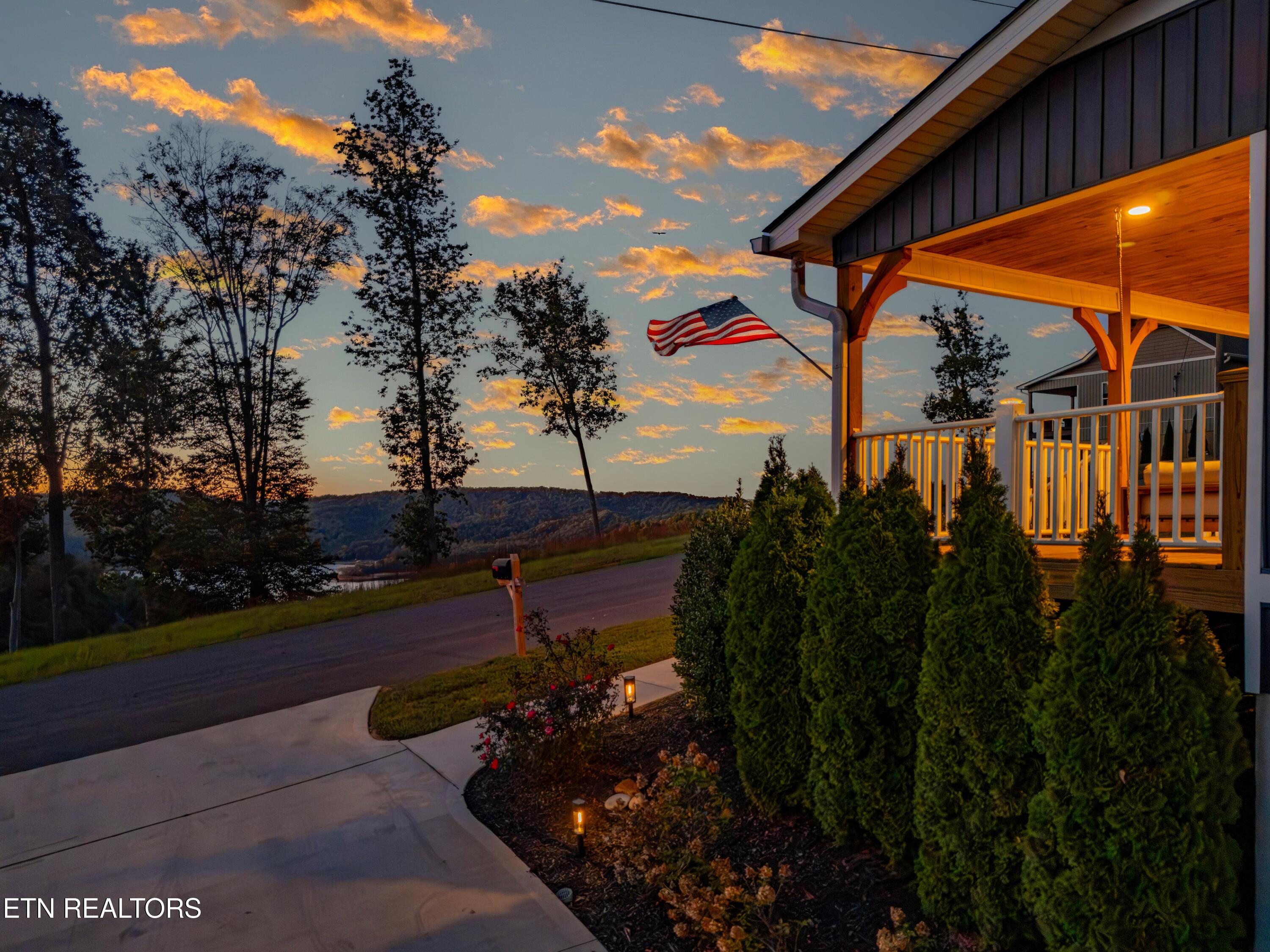 Image 2: DJI_20251015192316_0321_D-HDR