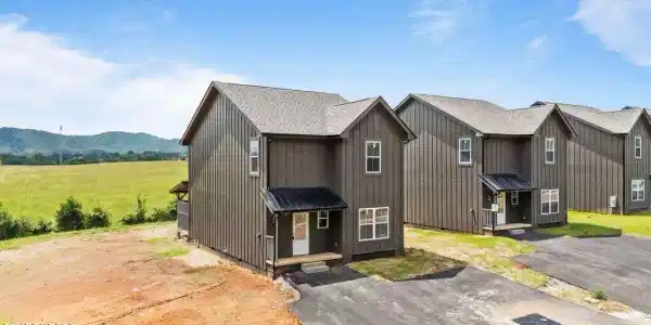 972 LACY CT