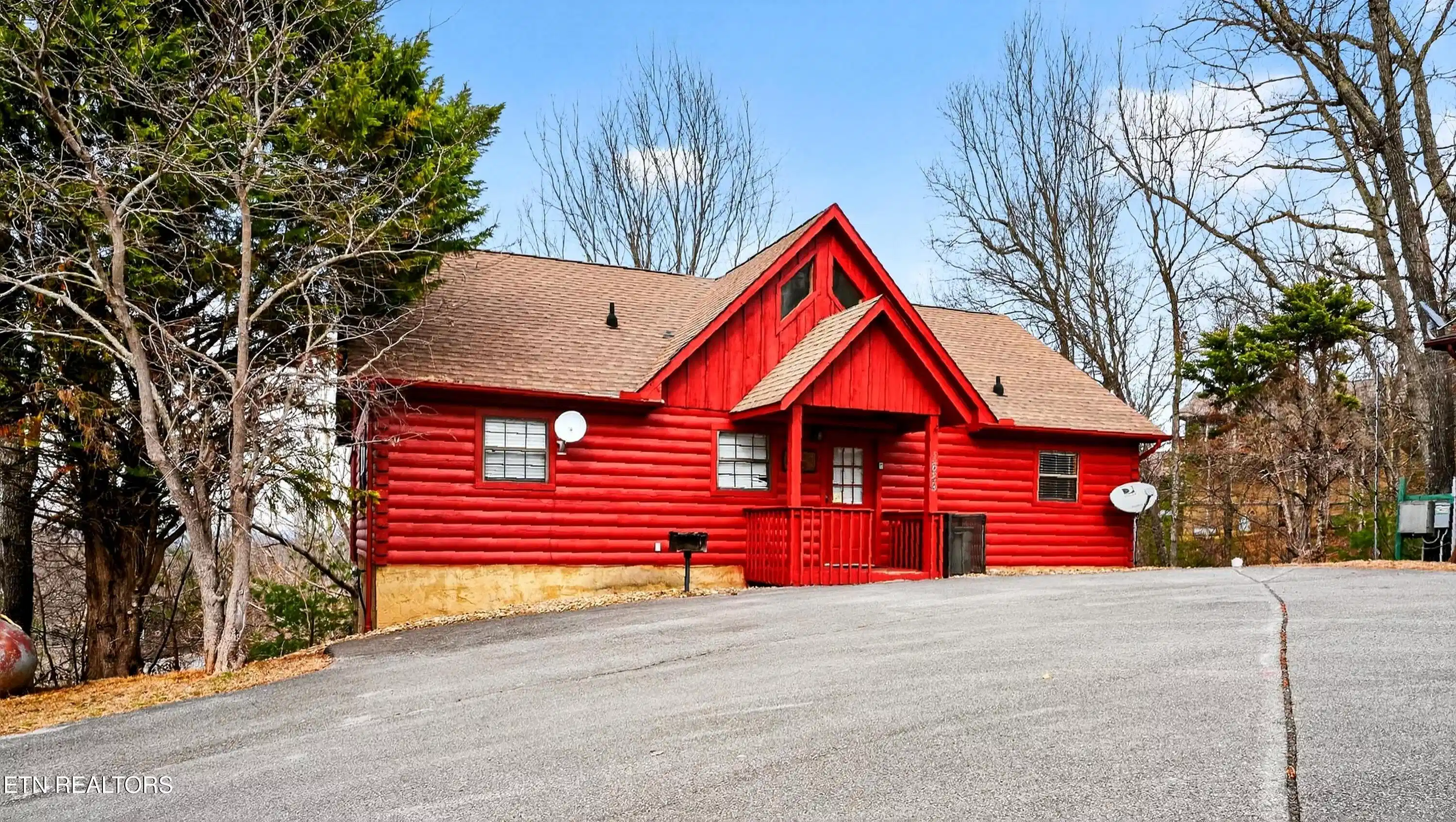 Image 1: New Direction Real estate -1629 Pinewood