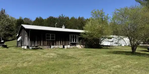 3435 Glendale Rd
