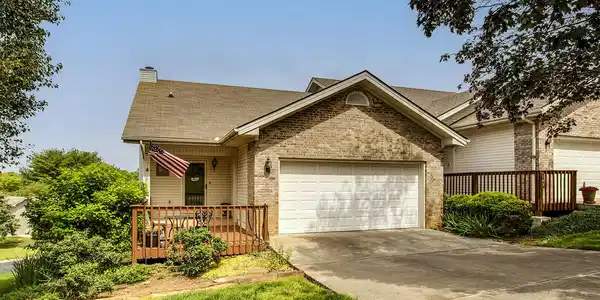 101 Poteau Trace