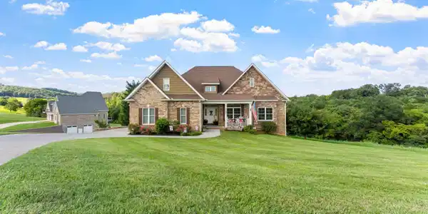 728 Constitution Drive