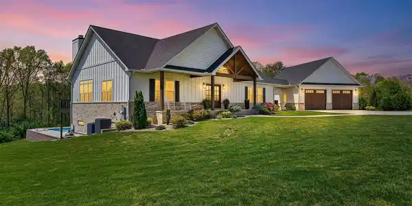 270 Copper Point