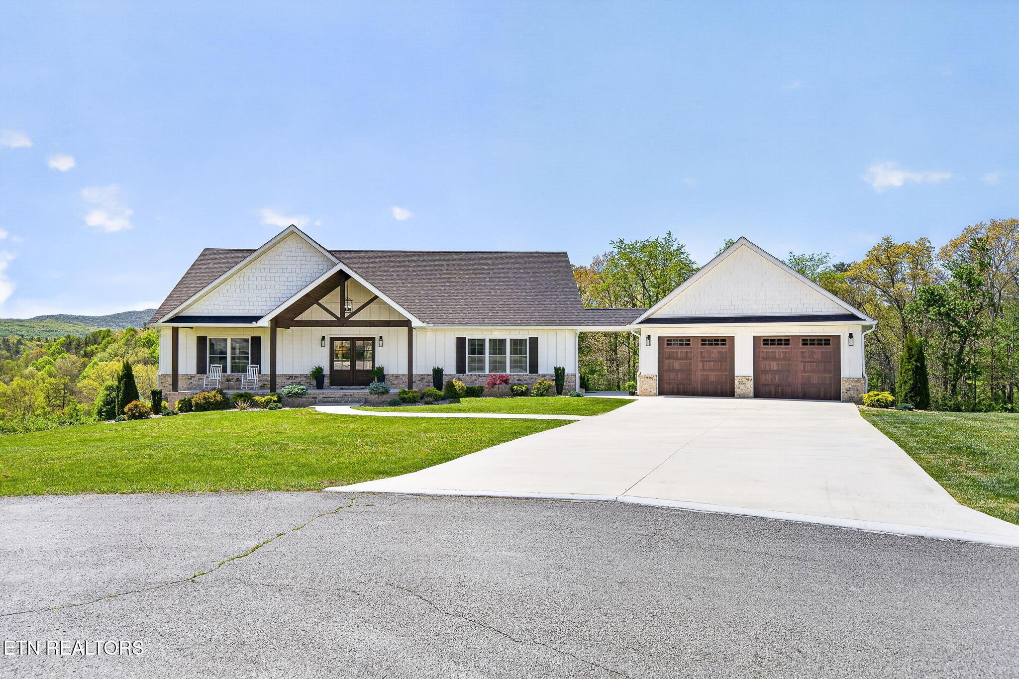 Image 2: 2-web-or-mls-270 Copper Point_002_TNPC