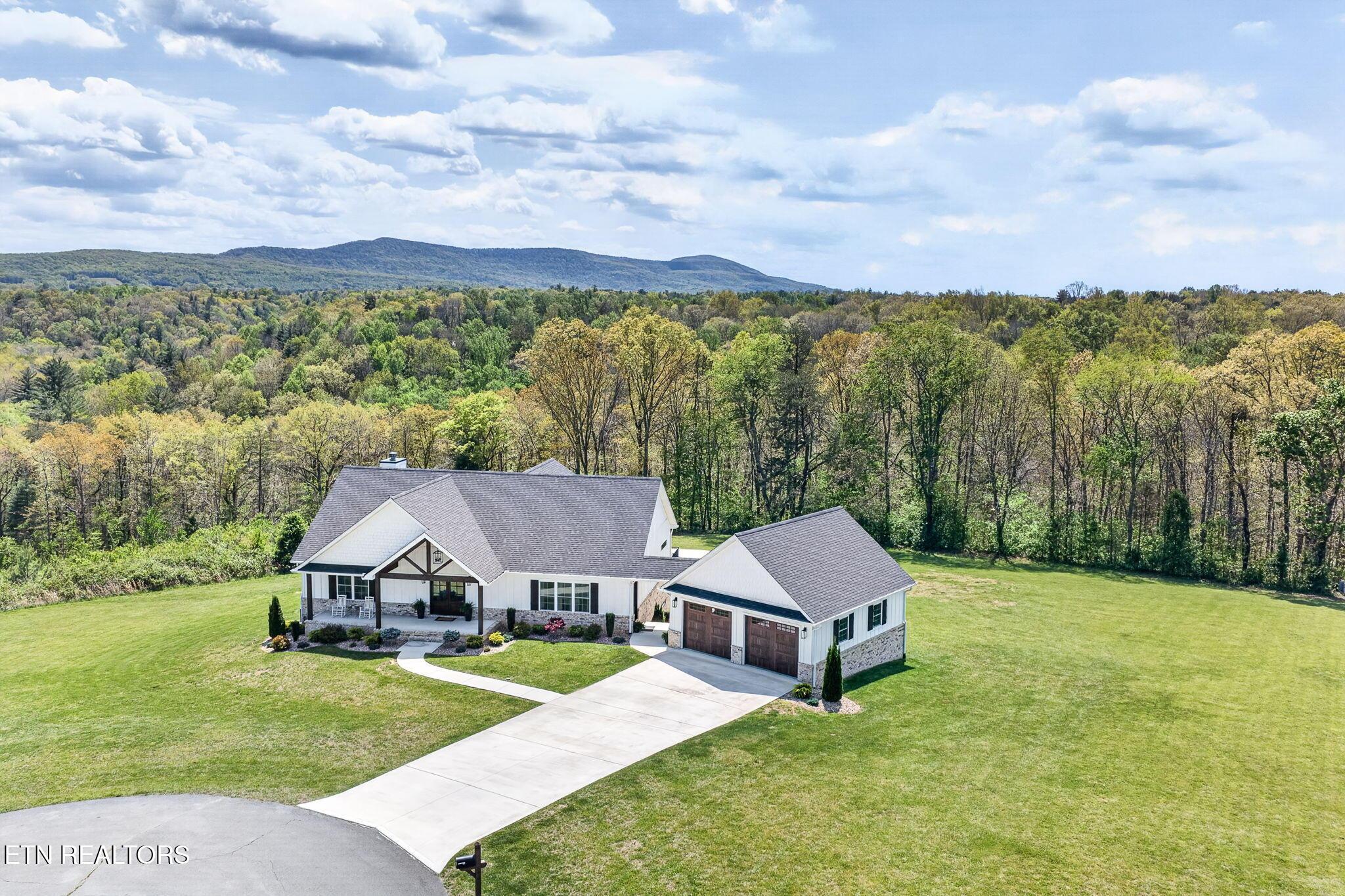 Image 3: 64-web-or-mls-270 Copper Point_355_TNPC