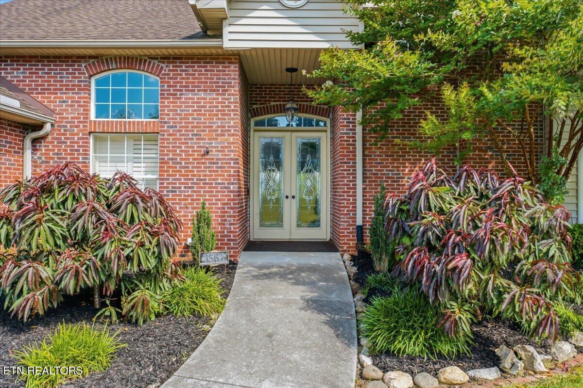 Image 3: 03-Exterior