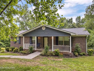 3342 Shagbark Rd