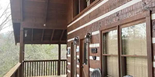 Image 3: Covered Front Porch