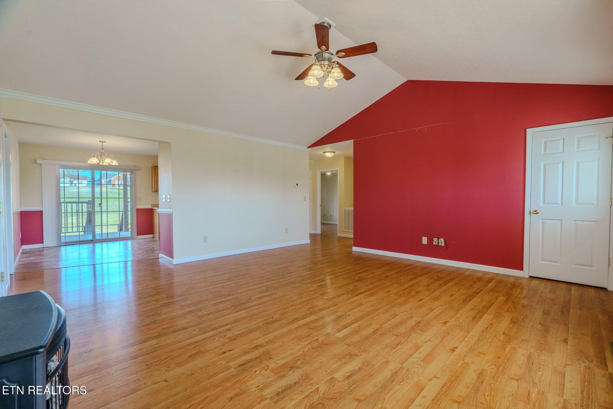 Image 4: 1-web-or-mls-_DSC6763-HDR