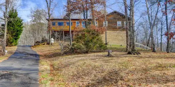 865 River Divide Rd