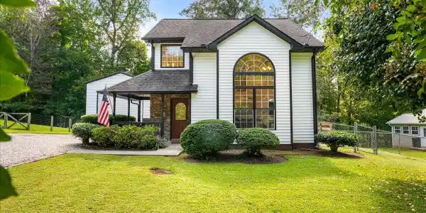 804 Pine Hollow Rd