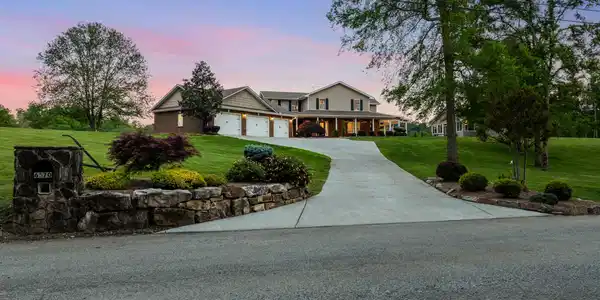 6570 Lee Thompson Lane