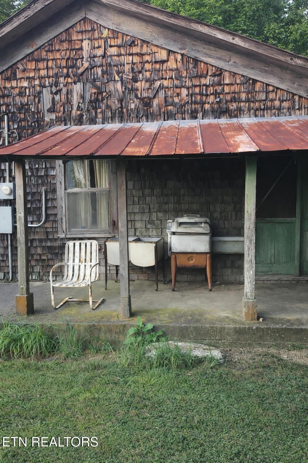 Image 2: 1C2F7A4D-37C2-4AA8-AB12-9D5F5CD008DA