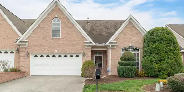 1128 Creekside Village Way