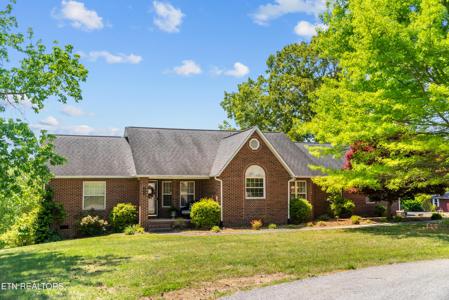 2415 N Pointe Cove Circle