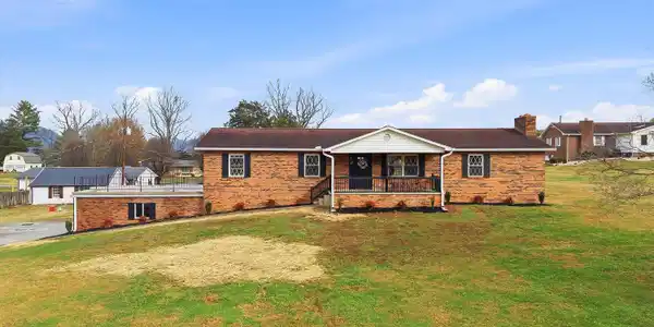 229 Brown Crest Rd