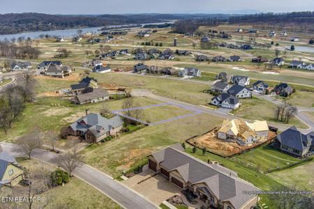 419 Hawks Bend