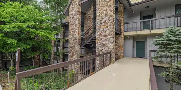 1130 Ski View Drive
