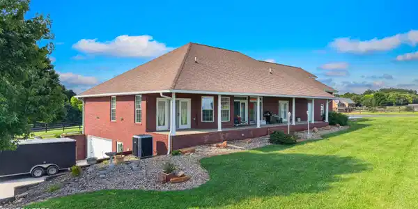 Image 3: 004-670BurchfieldRoad-Dandridge-TN-37725