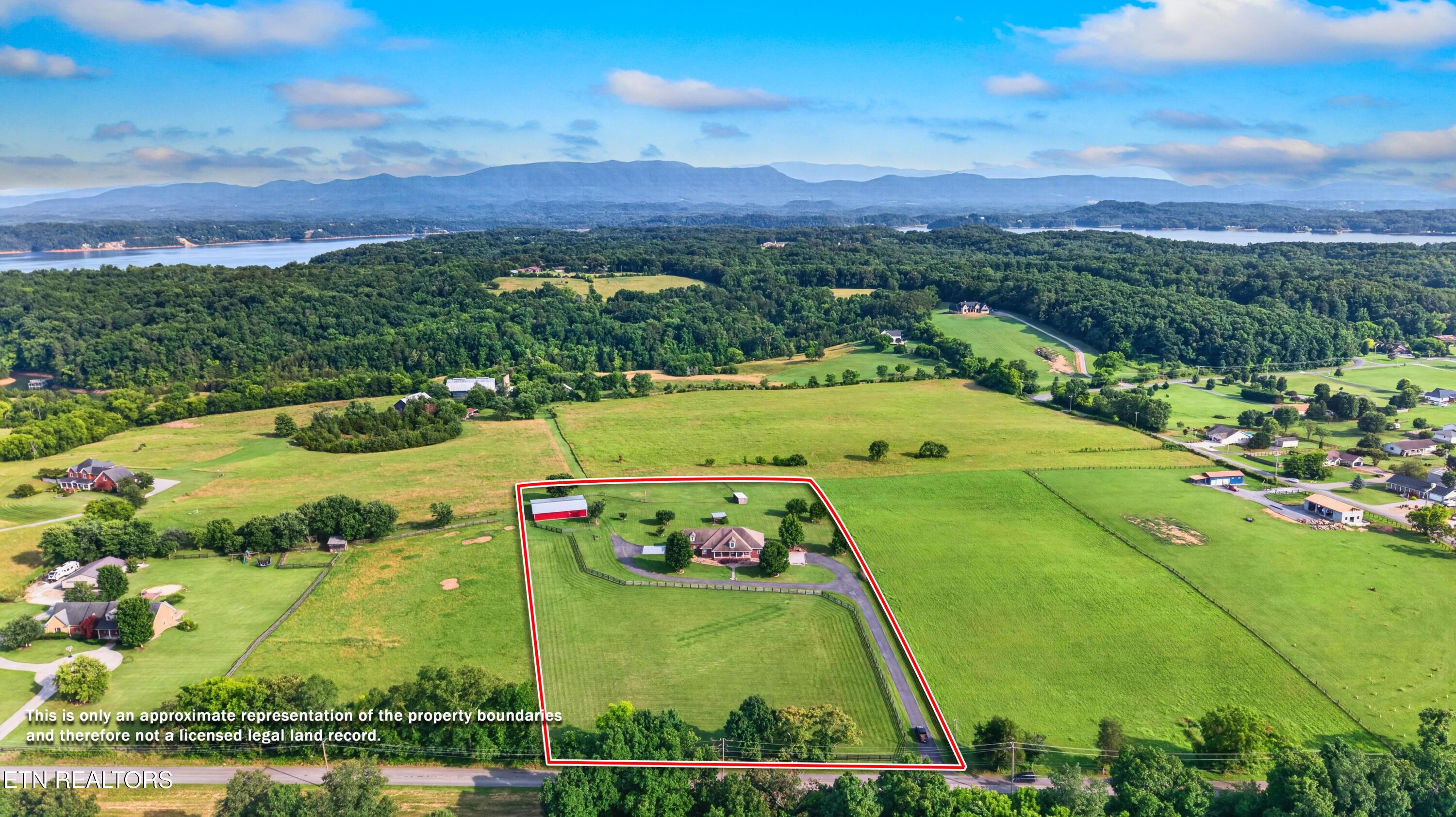Image 4: 005-670BurchfieldRoad-Dandridge-TN-37725