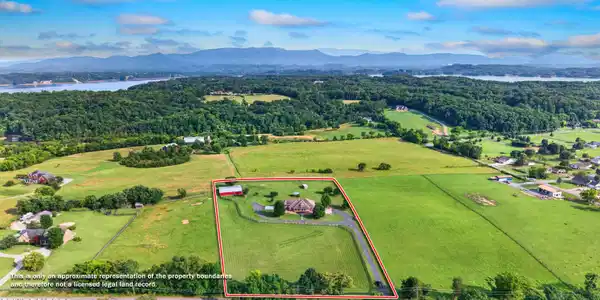 Image 4: 005-670BurchfieldRoad-Dandridge-TN-37725
