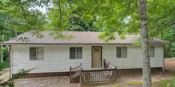 1614 Dogwood St